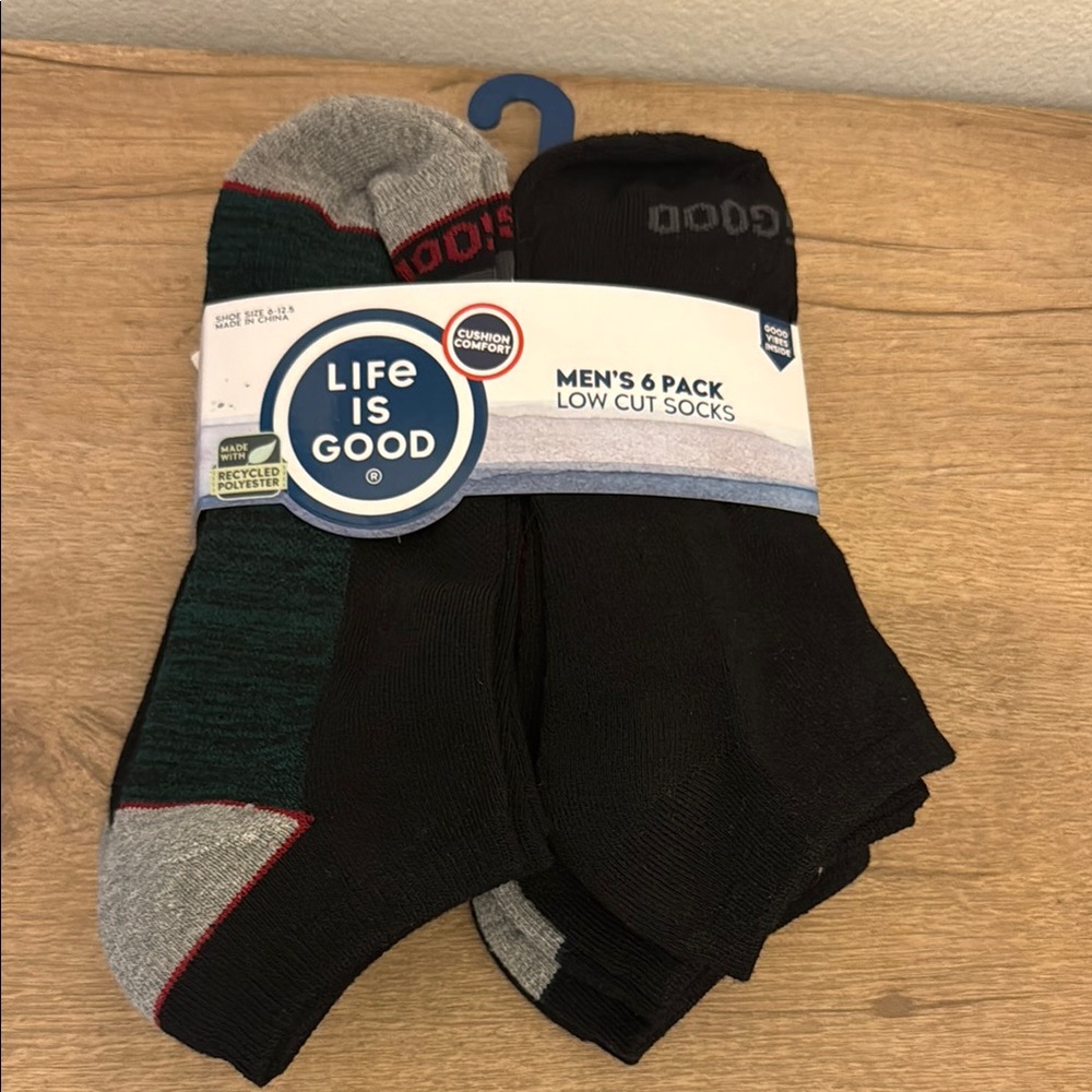 NWT Life is good low cut men’s socks.